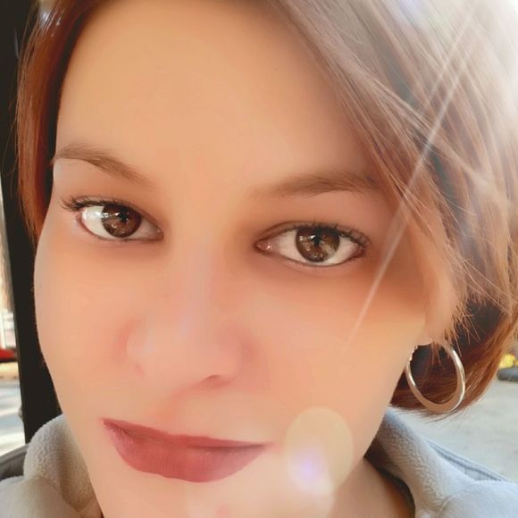 Meet your Posher, Whitney - Picture 1 of 1